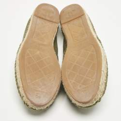 مملوكة مسبقًا  Chanel Green Canvas CC Cap Toe Espadrille Flats Size 40