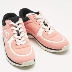 مملوكة مسبقًا Chanel Pink/White Nylon CC Low Top Sneakers Size 38