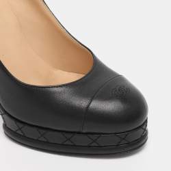 Pre Owned Chanel Black Leather CC Cap Toe Platform Pumps Size 40
