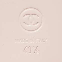 مملوكة مسبقًا Chanel Pink Suede CC Ankle Strap Flat Sandals Size 40.5