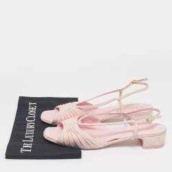 مملوكة مسبقًا Chanel Pink Suede CC Ankle Strap Flat Sandals Size 40.5