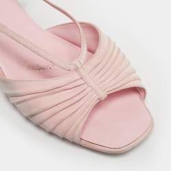 مملوكة مسبقًا Chanel Pink Suede CC Ankle Strap Flat Sandals Size 40.5