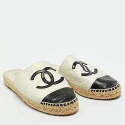 مملوكة مسبقًا Chanel Black/White Leather CC Cap Toe Espadrille Flat Mules Size 38