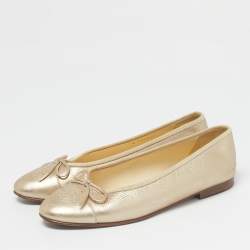مملوكة مسبقًا Chanel Gold Leather CC Cap Toe Ballet Flats Size 39