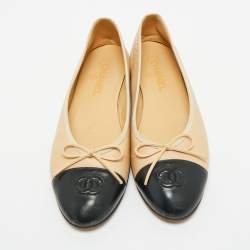 Pre Owned Chanel Beige/Black Leather CC Cap Toe Bow Ballet Flats Size 39.5