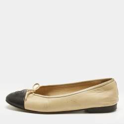 Pre Owned Chanel Beige/Black Leather CC Ballet Flats Size 39.5