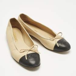 Pre Owned Chanel Beige/Black Leather CC Ballet Flats Size 39.5