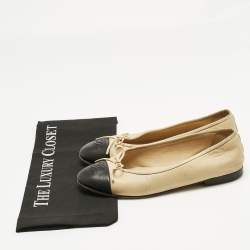 Pre Owned Chanel Beige/Black Leather CC Ballet Flats Size 39.5