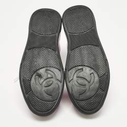 مملوكة مسبقًا حذاء رياضي شانيل سي سي قماش تريكو وردي فاتح رباط بعنق منخفض مقاس 36