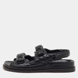 Pre Owned Chanel Black Quilted Leather CC Dad Flat Sandals Size 39