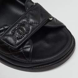 Pre Owned Chanel Black Quilted Leather CC Dad Flat Sandals Size 39