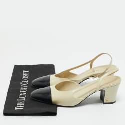 Pre Owned Chanel Cream/Black Leather CC Block Heel Pumps Size 38.5