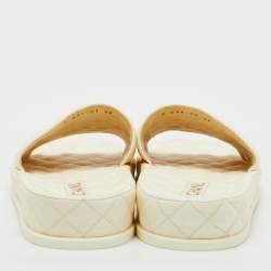 Pre Owned Chanel Off White Quilted Leather CC Slide Sandals Size 42