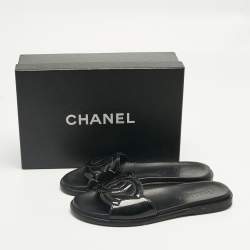 Pre Owned Chanel Black Patent CC  Flat Slides Size 39