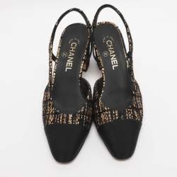 مملوكة مسبقًا حذاء شانيل تويد أسود/ذهبي وجلد مقدمة كاب بسي سي بفتحة خلف الكاحل مقاس 38