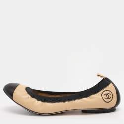 Pre Owned Chanel Beige/Black Leather Scrunch Ballet Flats Size 39.5