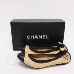 Pre Owned Chanel Beige/Black Leather Scrunch Ballet Flats Size 39.5