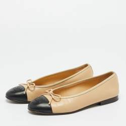 Pre Owned Chanel Beige/Black Leather Bow CC Cap Toe Ballet Flats Size 36.5