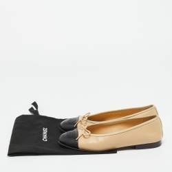 Pre Owned Chanel Beige/Black Leather Bow CC Cap Toe Ballet Flats Size 36.5