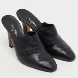 Pre Owned Chanel Black Leather CC Cap Toe Mules Size 39