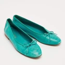 Pre Owned Chanel Blue Leather CC Cap Toe Ballet Flats Size 40