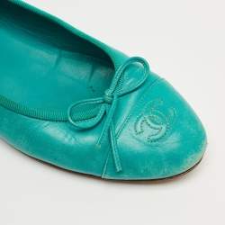 Pre Owned Chanel Blue Leather CC Cap Toe Ballet Flats Size 40