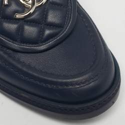 Pre Owned Chanel Navy Blue Leather CC Turnlock Loafers Size 41