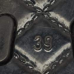 Pre Owned Chanel Black and White Jelly Camellia Thong Sandals Size 39