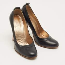 Pre Owned Chanel Black Leather Round Toe Pumps Size 37.5