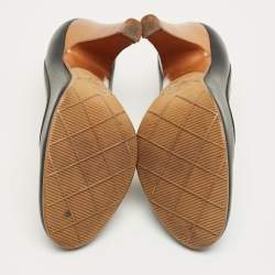 Pre Owned Chanel Black Leather Round Toe Pumps Size 37.5