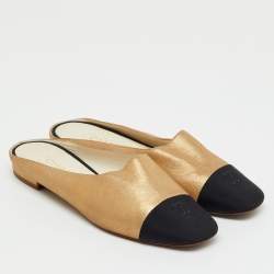Pre Owned Chanel Gold/Black Metallic Leather and Fabric CC Cap Toe Flat Mules Size 39