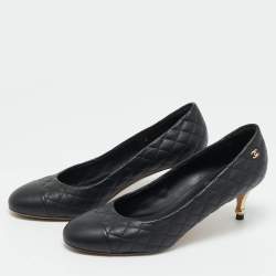 Pre Owned Chanel Black Quilted Leather CC Cap Toe Pumps Size 38.5
