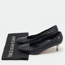Pre Owned Chanel Black Quilted Leather CC Cap Toe Pumps Size 38.5