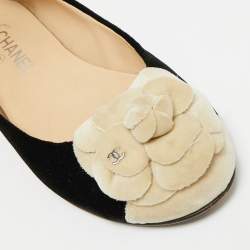 Pre Owned Chanel Black/Off White Velvet CC Camellia Ballet Flats Size 38.5