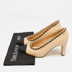 Pre Owned Chanel Beige/Black Leather and Canvas CC Cap Toe Pumps Size 39