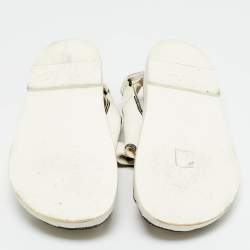 Pre Owned Chanel White Straw Dad Flat Sandals Size 38.5