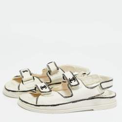 Pre Owned Chanel White Straw Dad Flat Sandals Size 38.5