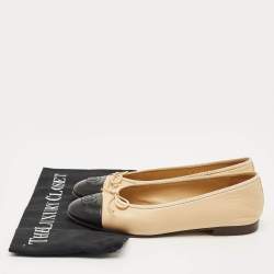 Pre Owned Chanel Beige/Black Leather CC Cap Toe Ballet Flats Size 37.5
