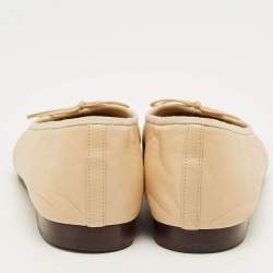 Pre Owned Chanel Beige/Black Leather CC Cap Toe Ballet Flats Size 37.5
