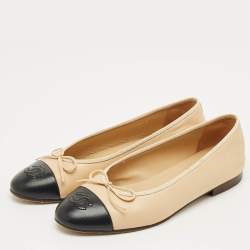 Pre Owned Chanel Beige/Black Leather CC Cap Toe Ballet Flats Size 37.5