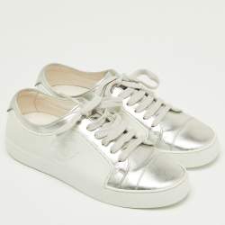 Pre Owned Chanel Silver/White Leather and Rubber CC Low Top Sneakers Size 36.5