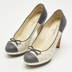 مملوكة مسبقًا Chanel Size 38.5 Grey/White Canvas and Leather Platform Pumps