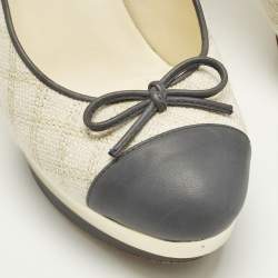 مملوكة مسبقًا Chanel Size 38.5 Grey/White Canvas and Leather Platform Pumps