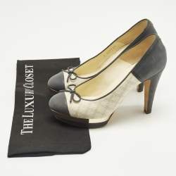 مملوكة مسبقًا Chanel Size 38.5 Grey/White Canvas and Leather Platform Pumps