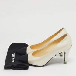 Pre Owned Chanel CC Size 41 Beige/Black Canvas and Leather Cap Toe Pumps