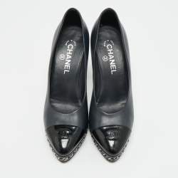 Pre Owned حذاء كعب عالي شانيل دينم أزرق/رصاصي CC سلسلة مزينة مقاس 39