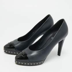 Pre Owned حذاء كعب عالي شانيل دينم أزرق/رصاصي CC سلسلة مزينة مقاس 39