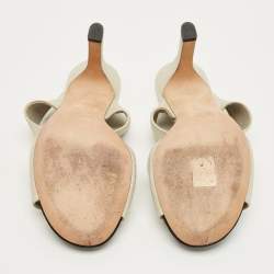 مملوكة مسبقًا Chanel Metallic Grey Leather CC Pearl Heel Slide Sandals Size 40