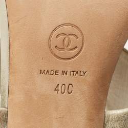 مملوكة مسبقًا Chanel Metallic Grey Leather CC Pearl Heel Slide Sandals Size 40