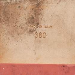 مملوكة مسبقًا صندل شانيل جلد أبيض وحبل بحزام للكاحل مقاس 36